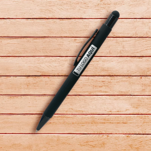 Pecafext. Textiles - Confecciones - Ecuador Empresa Ecuatoriana del Sector Textil y Confección Bolígrafo Flat Touch $0.00 Bolígrafo metálico con textura mate y mecanismo retráctil.   <span style="color: #333399;"><strong>Incluye Impresión Full Color</strong></span> El Cliente debe enviar el logo en Formato Adobe Ilustrator   <span style="color: #ff0000;"><strong>Desde $0.30 a $1.62</strong></span> <img class="alignleft size-full wp-image-20266" src="https://pecafex.com/wp-content/uploads/2023/03/WhatsApp-Image-2023-03-07-at-17.13.32.jpeg" alt="" width="265" height="162" />