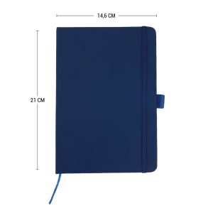 TO027-1-Libreta-deluxe-azul-montaje (3) Pecafext. Textiles - Confecciones - Ecuador Empresa Ecuatoriana del Sector Textil y Confección Libreta Delu $0.00 Libreta A5 con pasta dura forrada de sintético suave. Incluye: separador de hojas, cierre de banda elástica y correa para bolígrafo. Contiene 80 hojas de línea. Medida: 14,5 x 21cm <span style="color: #333399;"><strong>Incluye Impresión un Logo Full Color</strong></span> El Cliente debe enviar el logo en Formato Adobe Ilustrator <span style="color: #ff0000;"><strong>Desde $4.22 a $8.00</strong></span> <span style="color: #ff0000;"><strong><img class="alignleft size-full wp-image-20007" src="https://pecafex.com/wp-content/uploads/2023/03/WhatsApp-Image-2023-03-01-at-10.05.03.jpeg" alt="" width="254" height="162" /></strong></span>